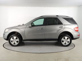 Mercedes-Benz ML - 2011