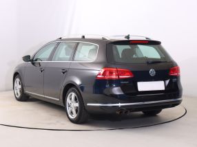 Volkswagen Passat - 2011