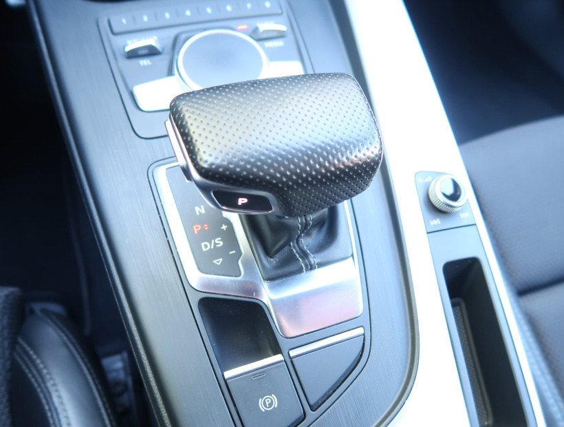 Audi A4, 2016