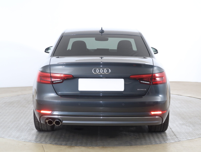 Audi A4, 2016
