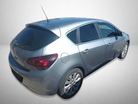 Opel Astra - 2010