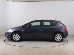 Opel Astra - 2010