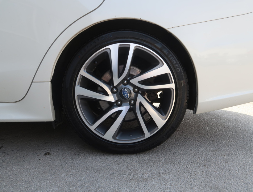 Subaru Levorg, 2015