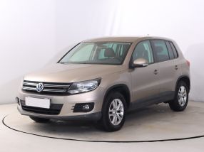 Volkswagen Tiguan - 2012