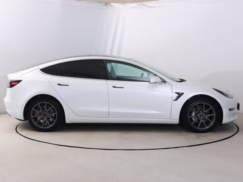 Tesla Model 3, 2019