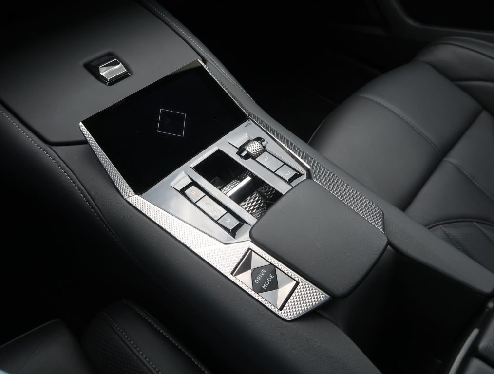 DS 4