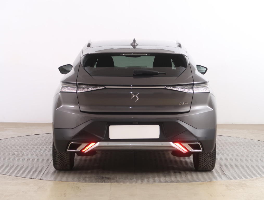 DS 4