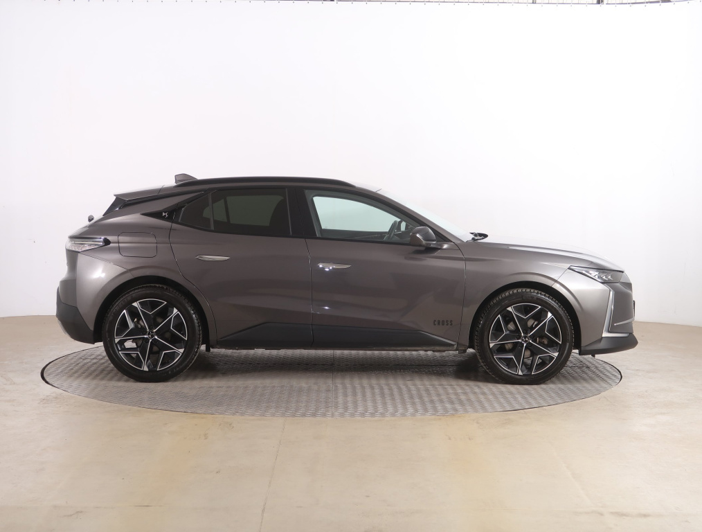DS 4