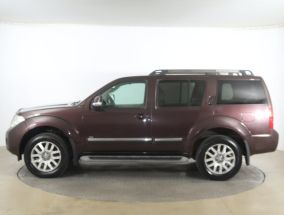 Nissan Pathfinder - 2014