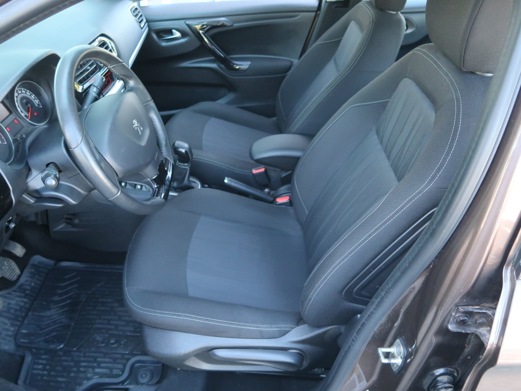 Peugeot 301