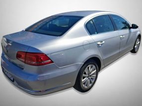 Volkswagen Passat - 2011