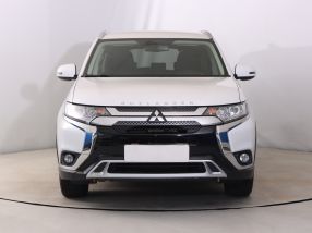 Mitsubishi Outlander - 2020