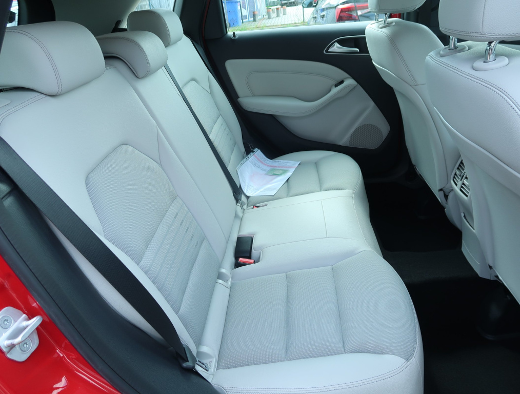 Mercedes-Benz B