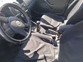 Volkswagen Golf - 2003