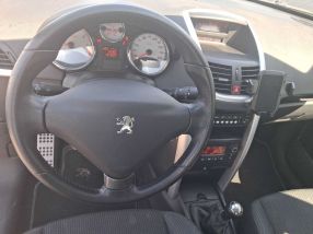 Peugeot 207 - 2012