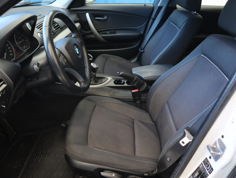 BMW 1, 2011