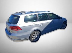 Volkswagen Passat - 2011