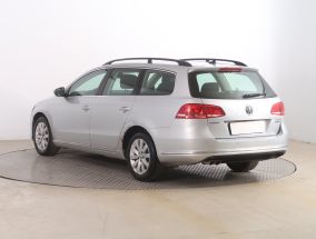 Volkswagen Passat - 2011
