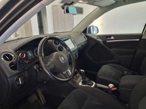 Volkswagen Tiguan - 2012