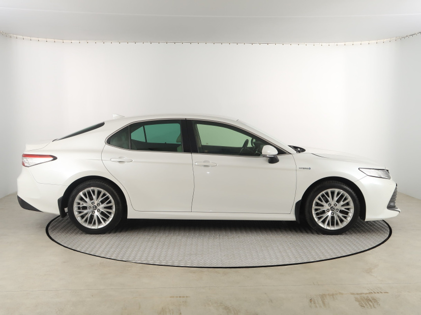 Toyota Camry, 2019