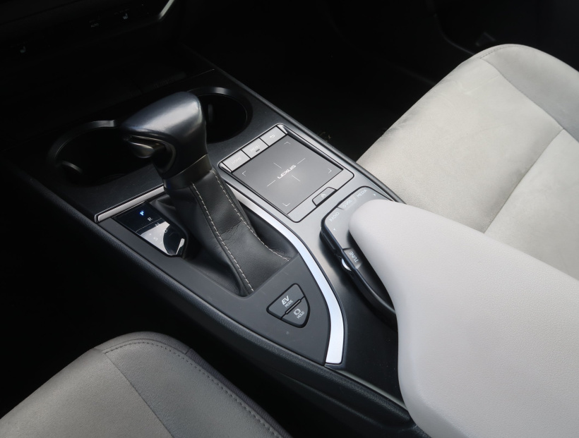 Lexus UX, 2021