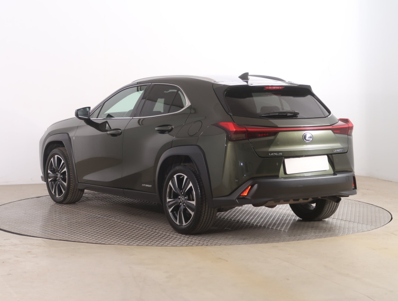 Lexus UX, 2021