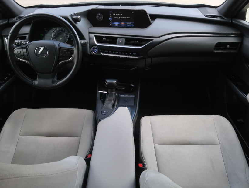 Lexus UX, 2021