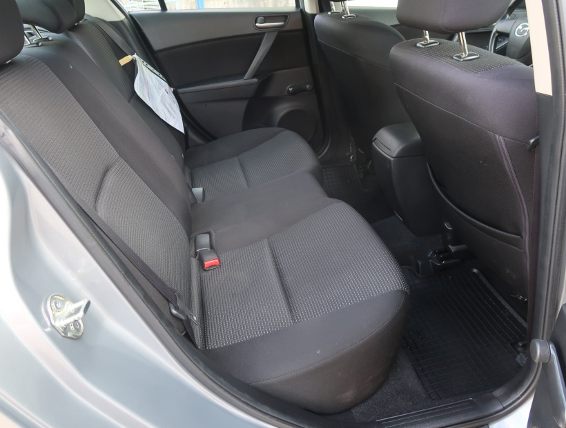 Mazda 3, 2013