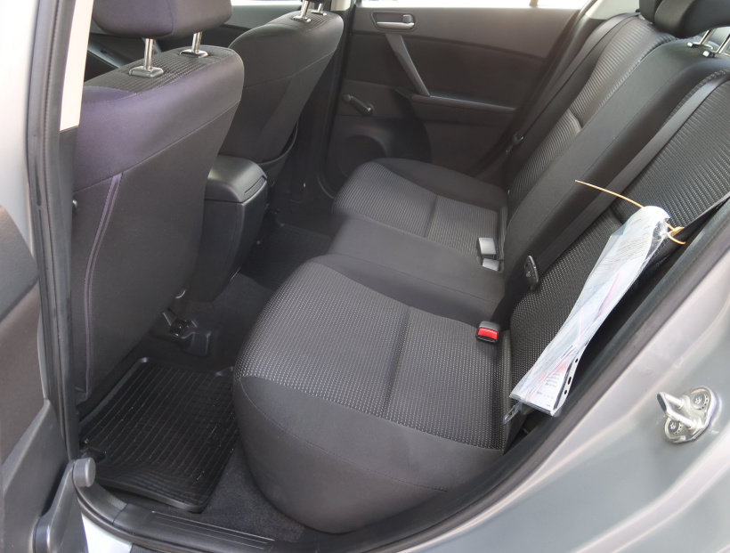 Mazda 3, 2013