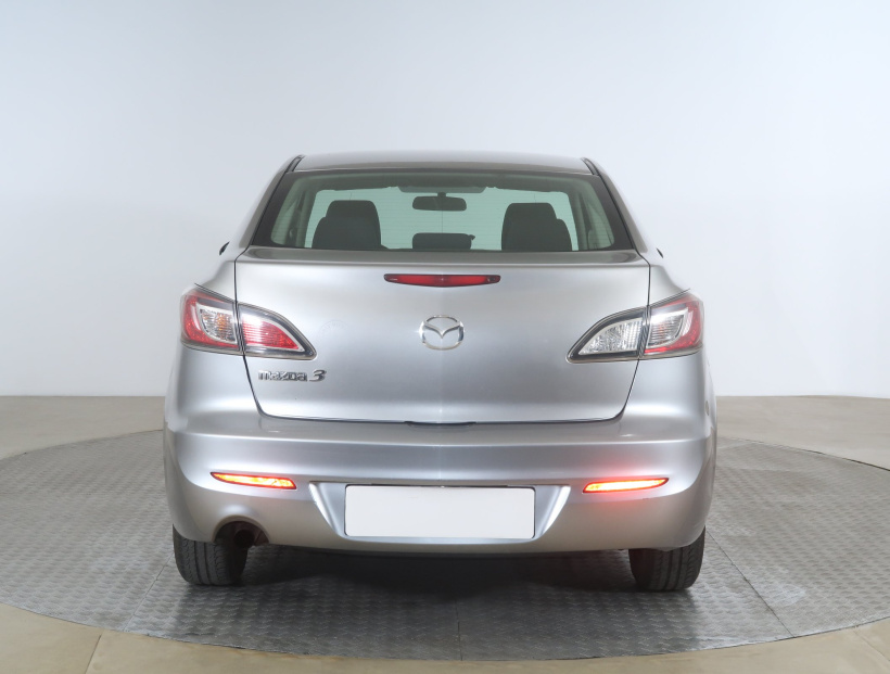 Mazda 3, 2013
