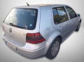 Volkswagen Golf - 2001