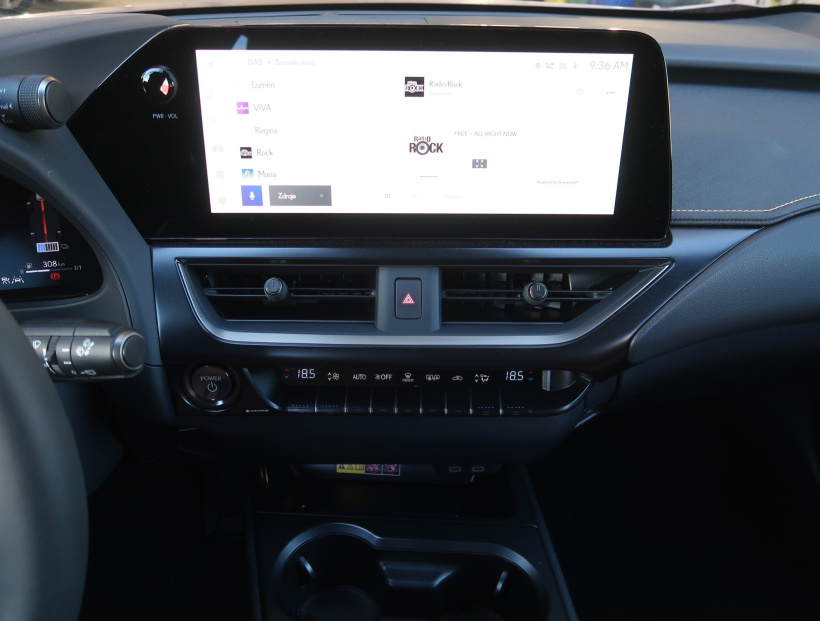 Lexus UX, 2024