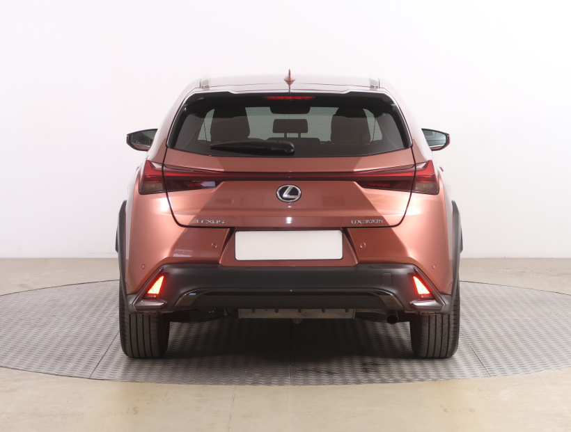 Lexus UX, 2024