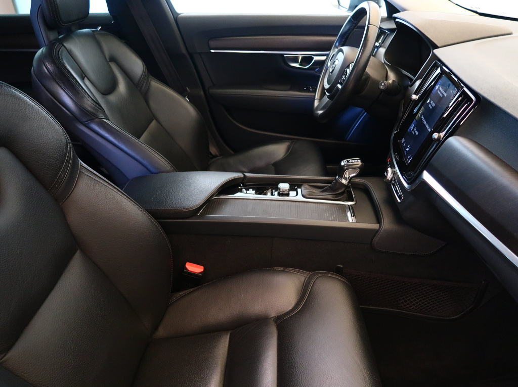 Volvo V90 Cross Country