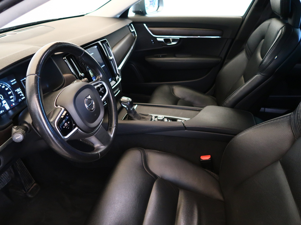 Volvo V90 Cross Country