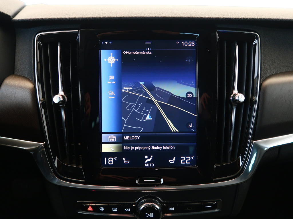 Volvo V90 Cross Country
