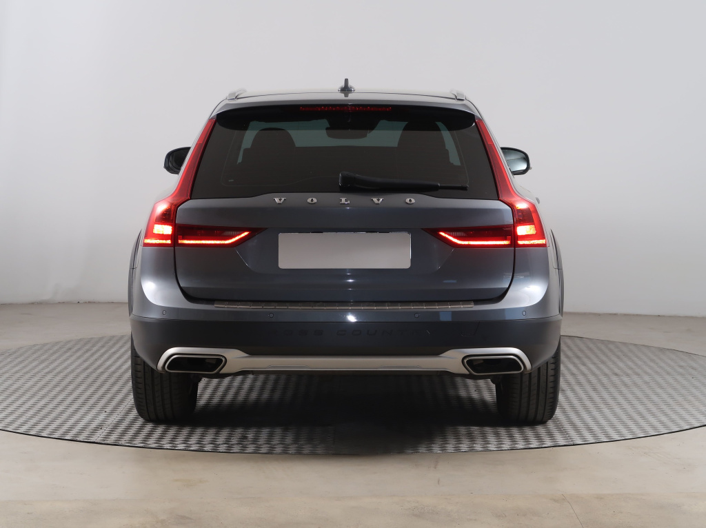 Volvo V90 Cross Country