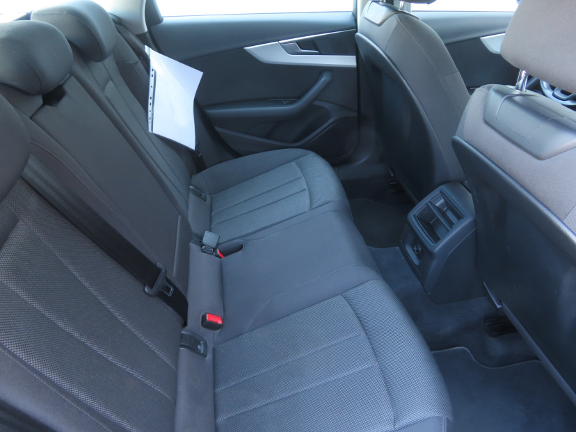 Audi A4, 2016
