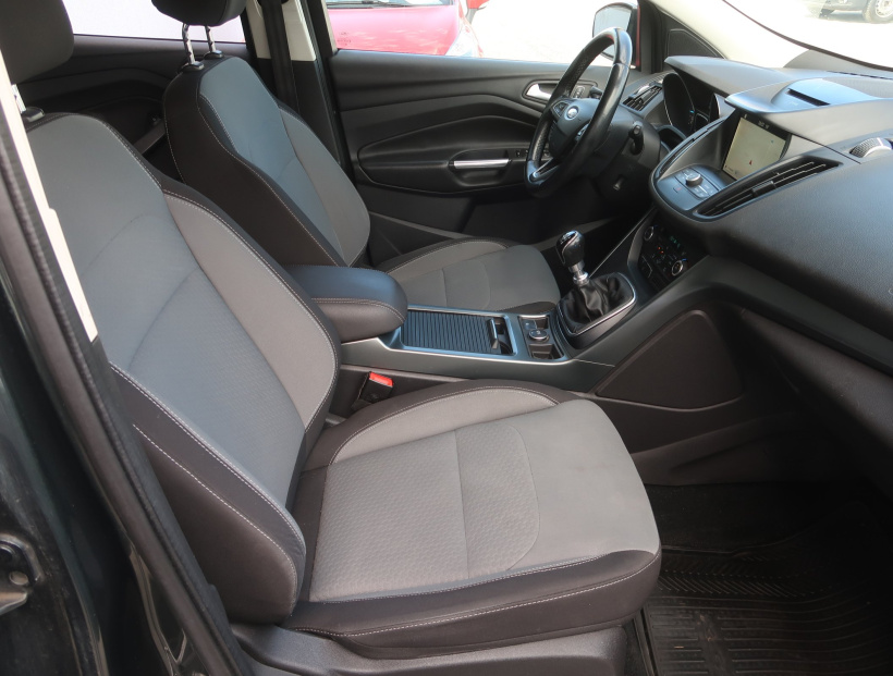 Ford Kuga, 2016