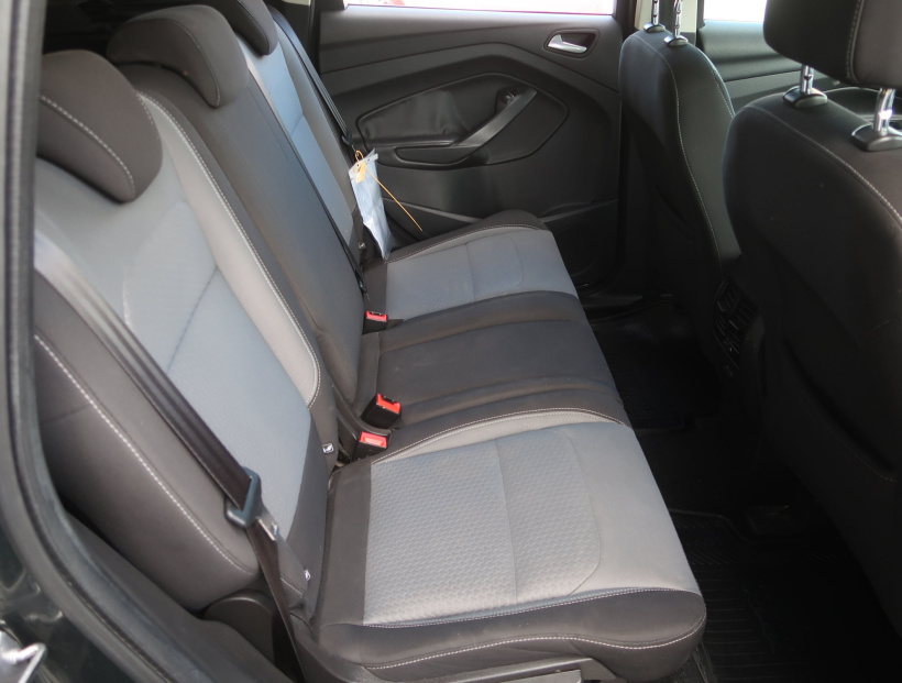 Ford Kuga, 2016