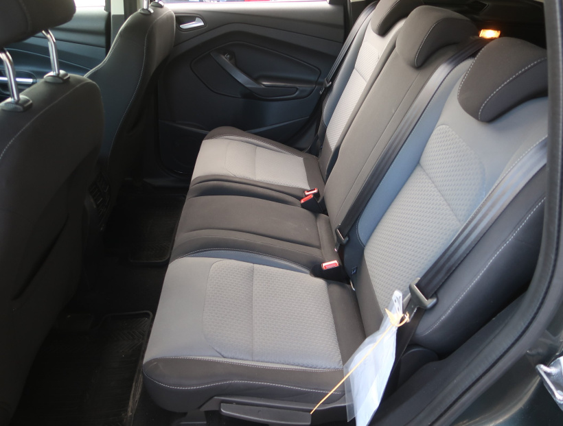 Ford Kuga, 2016