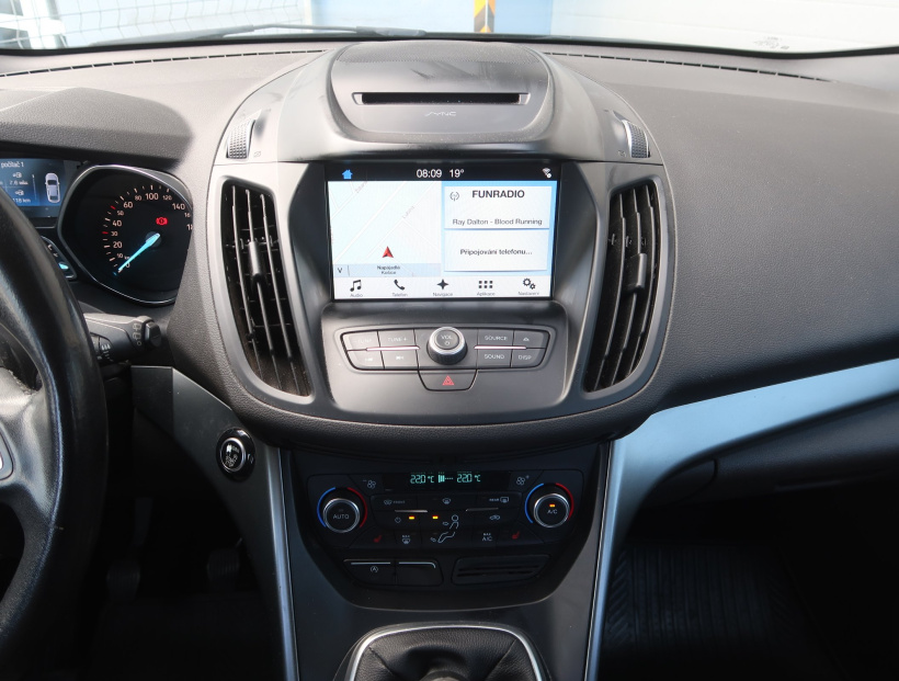 Ford Kuga, 2016