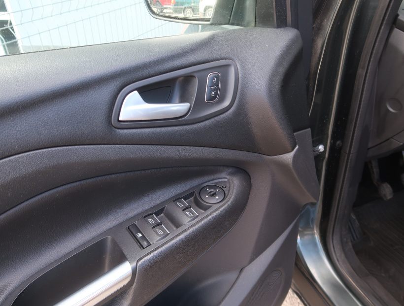 Ford Kuga, 2016