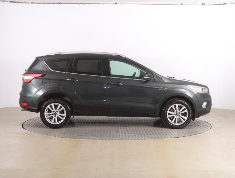 Ford Kuga, 2016