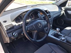 Mercedes-Benz C - 2010