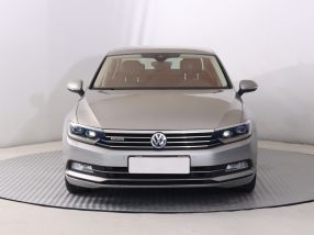 Volkswagen Passat - 2015