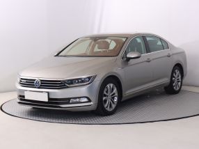 Volkswagen Passat - 2015