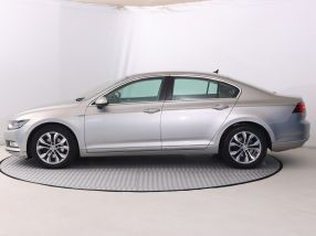 Volkswagen Passat - 2015