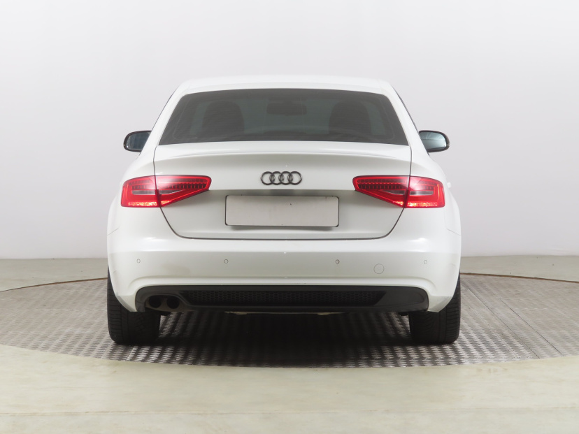 Audi A4, 2013