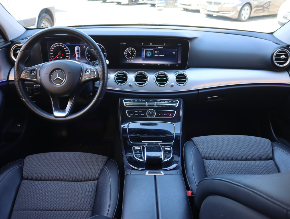 Mercedes-Benz E